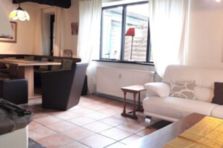 Room 6 of 11