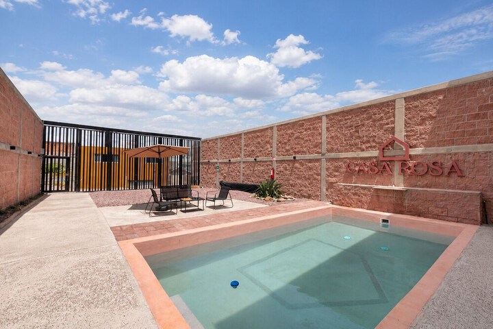 Pool 10 of 28