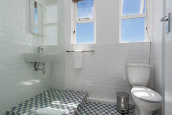 Room 5 of 12