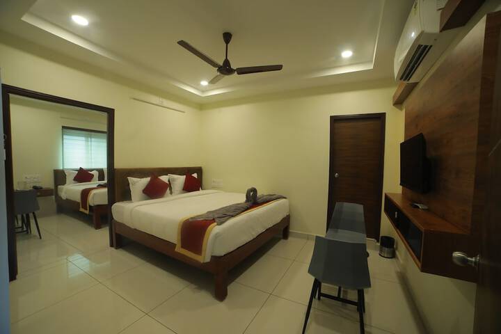 Room 10 of 16