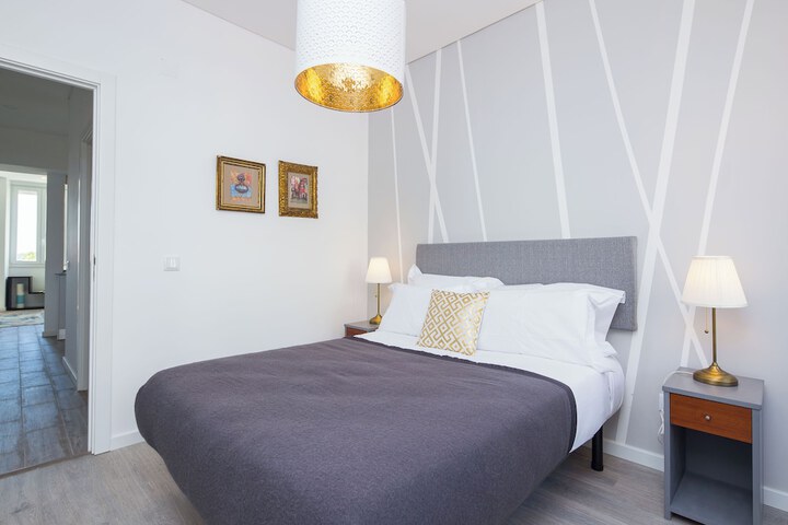 Room 9 of 164