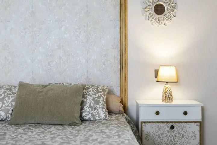 Room 4 of 19