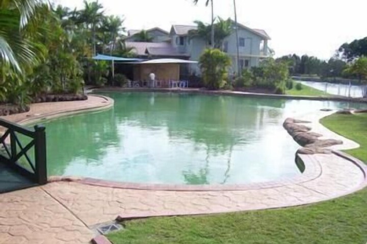 Pool 17 of 20