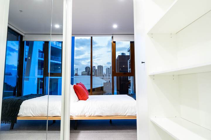 Room 25 of 82