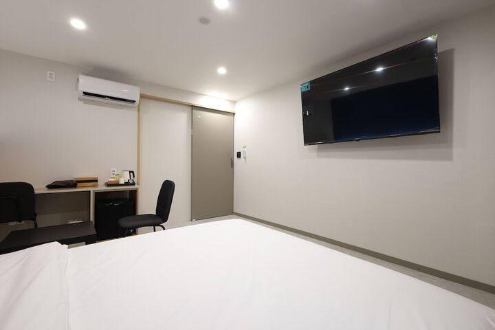 Room 19 of 62