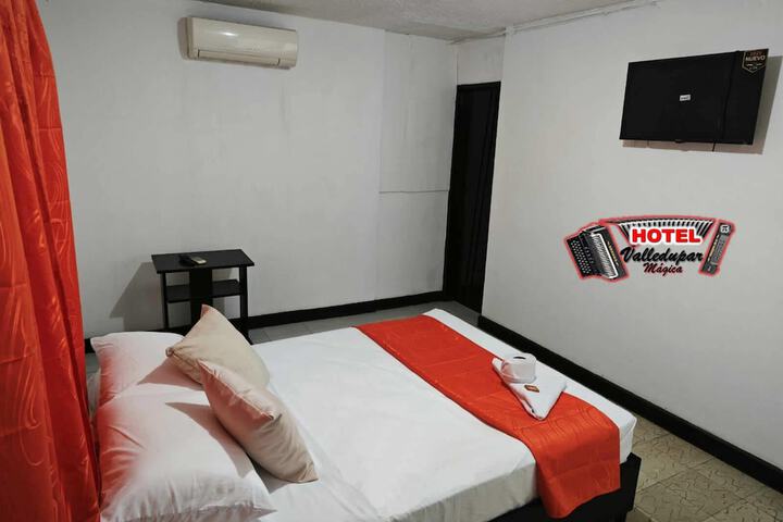 Room 8 of 32