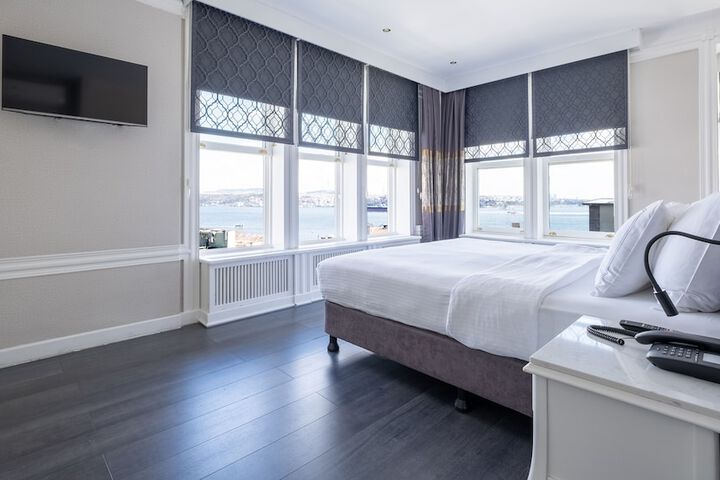 Room 34 of 184