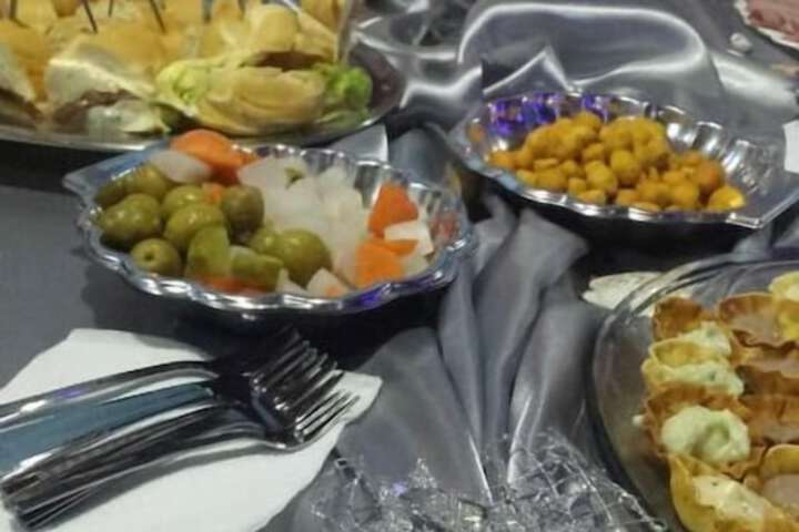Dining 12 of 14
