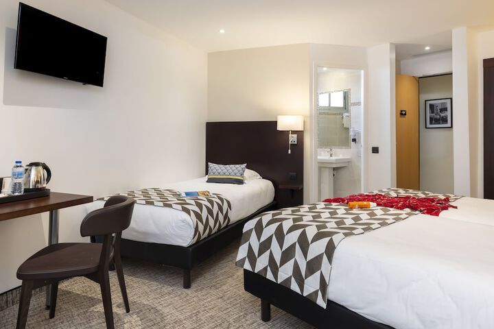 Room 47 of 104