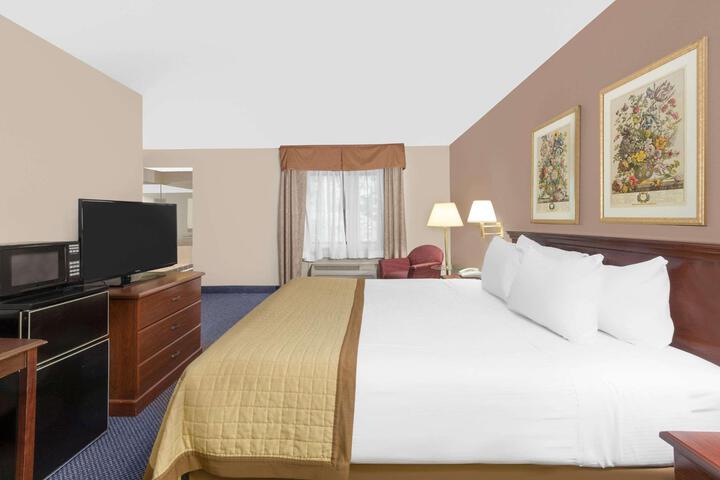 1 King Bed (6 of 12)
