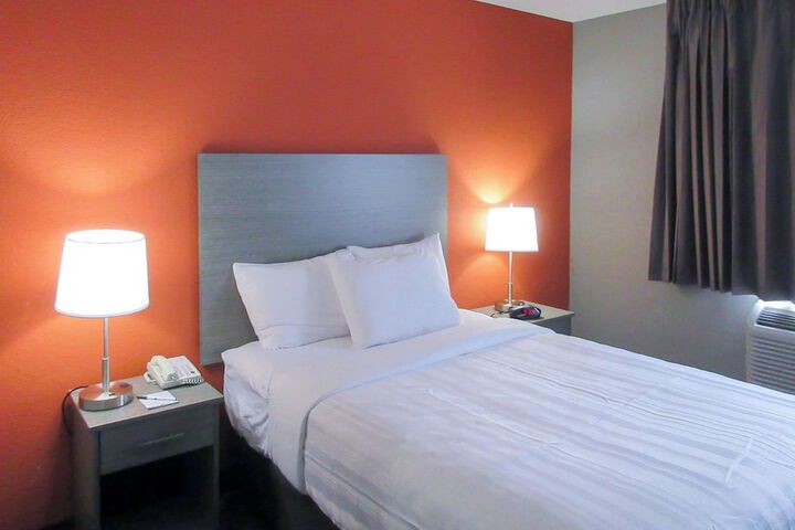 1 Double Bed Accessible (37 of 44)