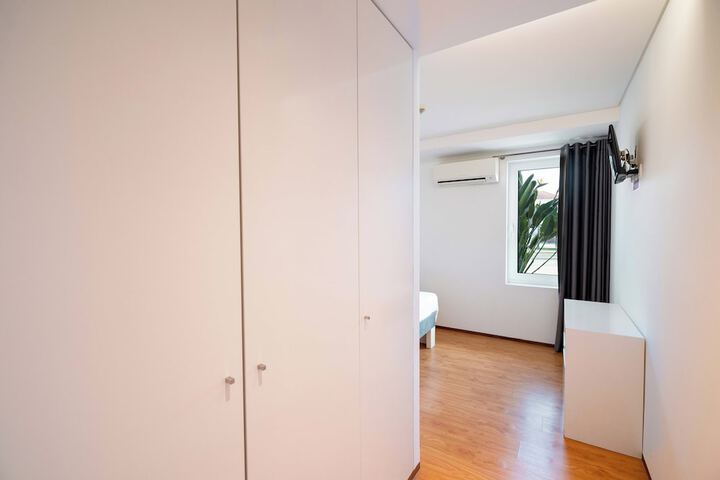 Room 18 of 38