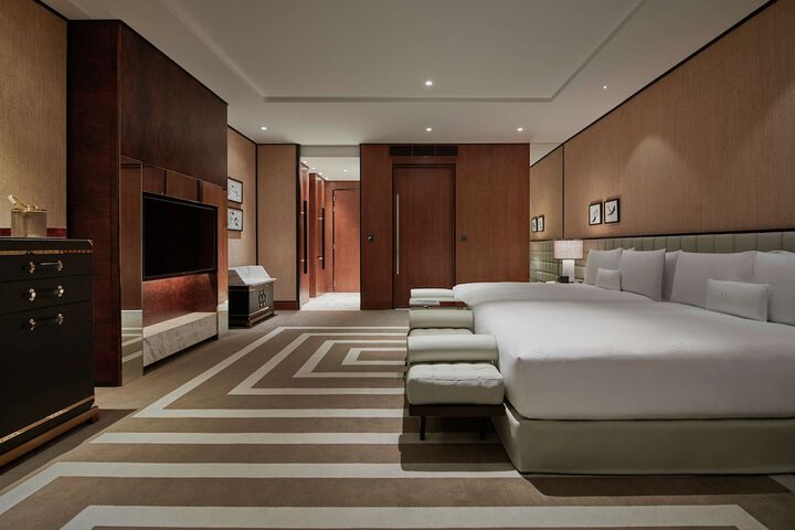 Room 27 of 172
