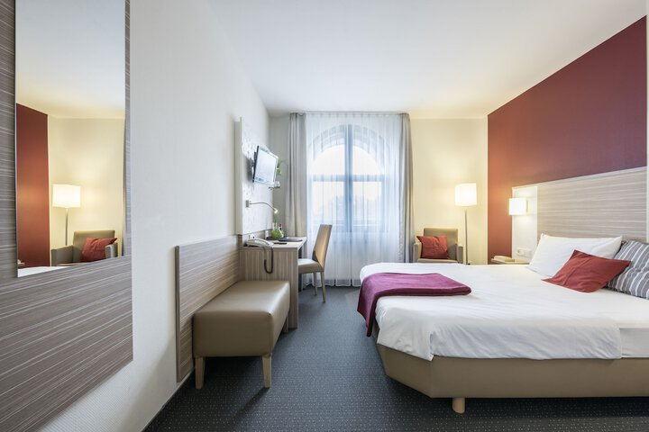 Room 14 of 51