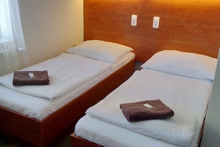 Room 5 of 25