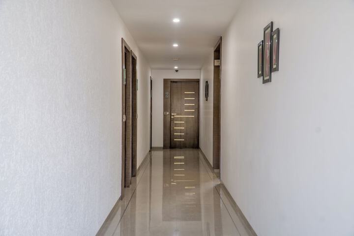 Ballroom/Hall 61 of 86