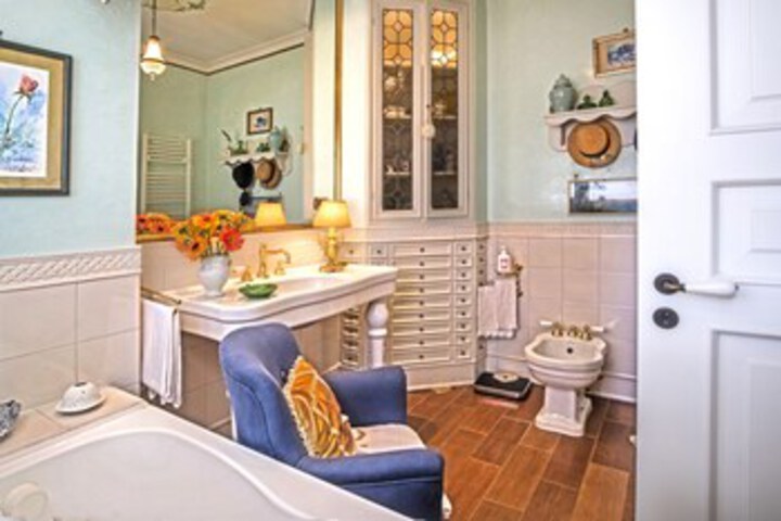 Room 2 of 20