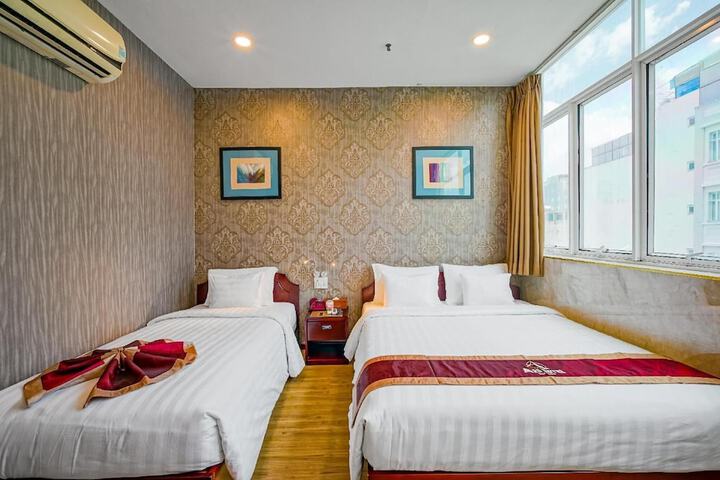 Room 21 of 49