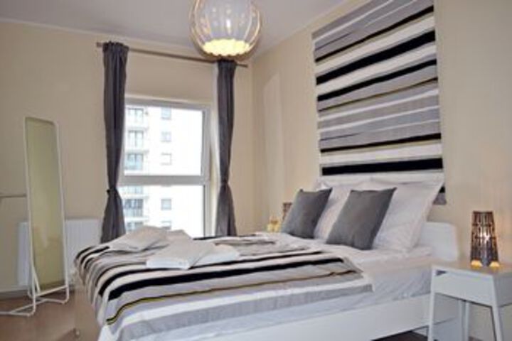 Room 10 of 37