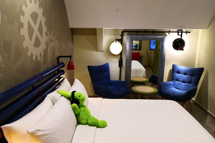 Room 12 of 91