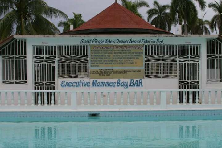 Pool Hotel