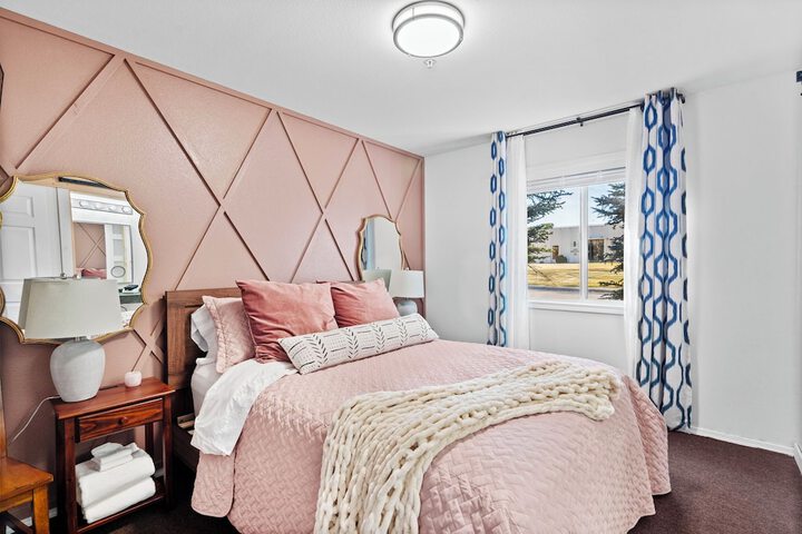 Room 4 of 17