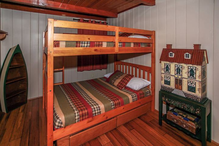 Room 9 of 21