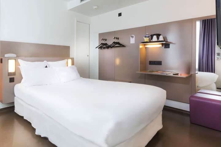 Room 26 of 52