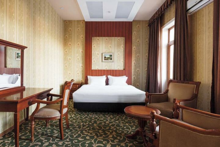 Room 16 of 32