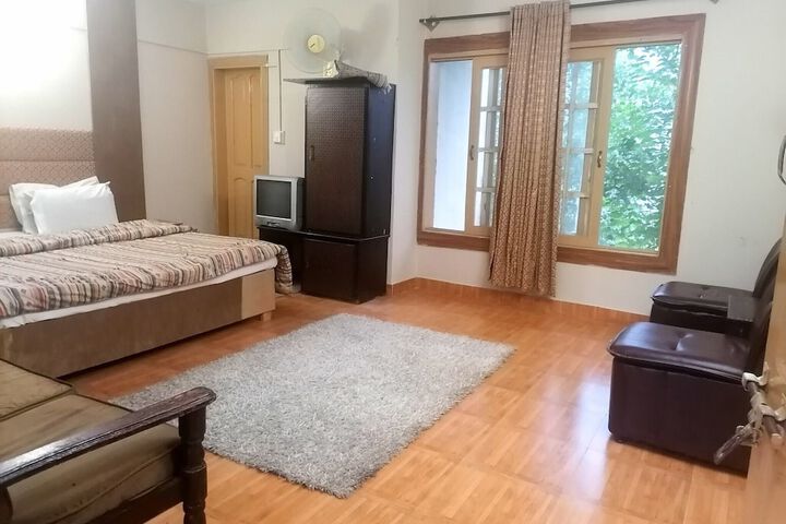Room 6 of 31