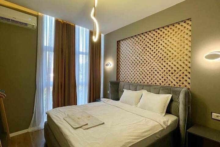 Room 6 of 42