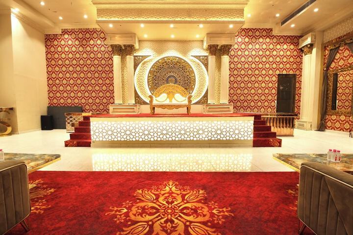 Ballroom/Hall 50 of 82