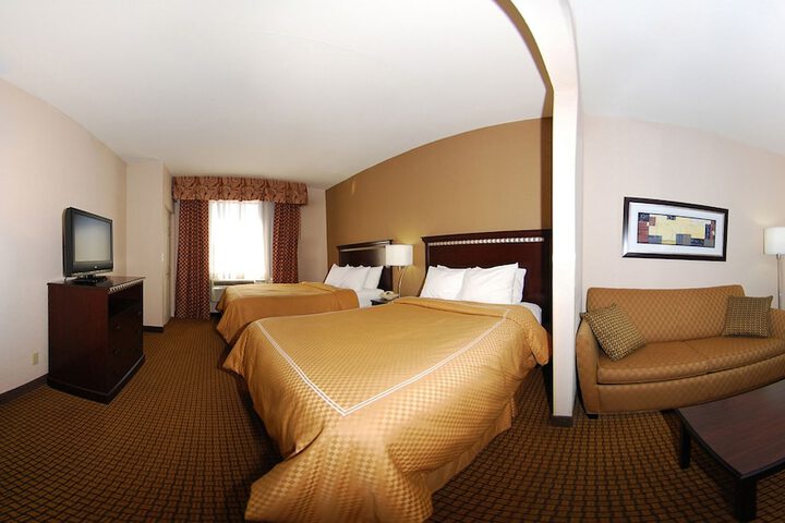 1 King Bed Suite (13 of 15)