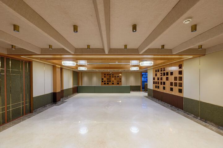Ballroom/Hall 54 of 80