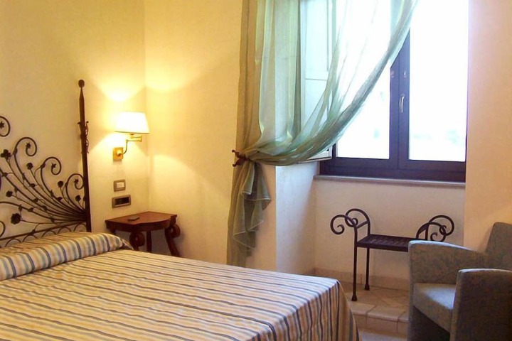 Room 8 of 52