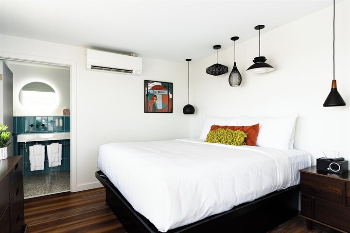 Room 12 of 42