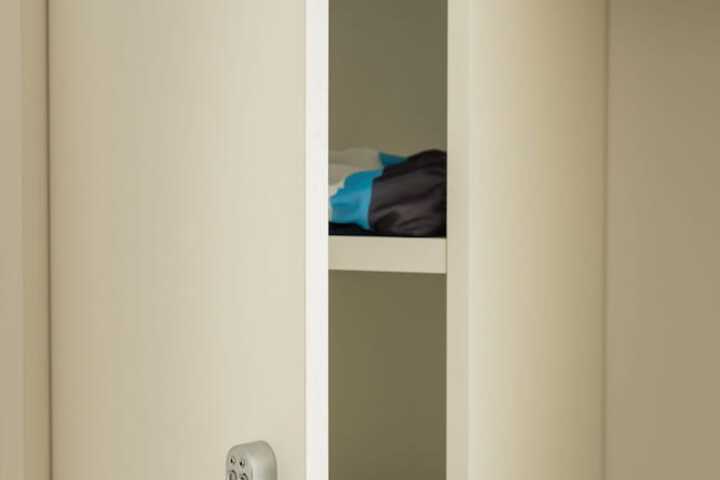 Room 15 of 33