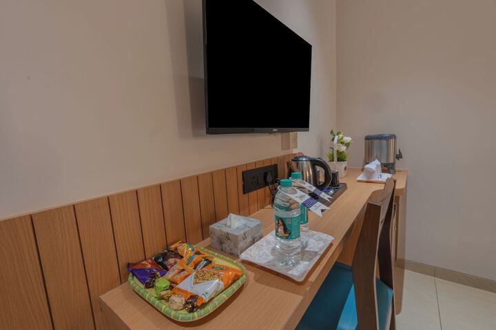 Room 11 of 48
