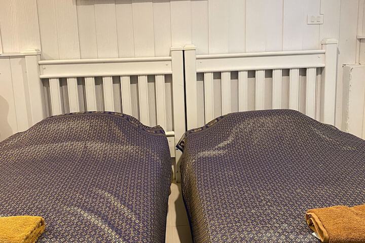 Room 42 of 181