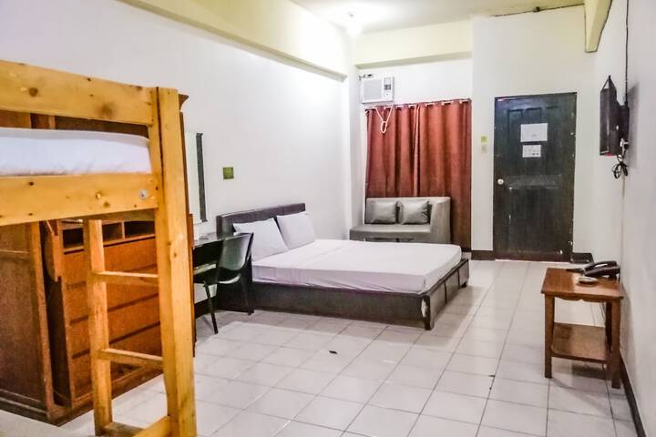 Room 6 of 15