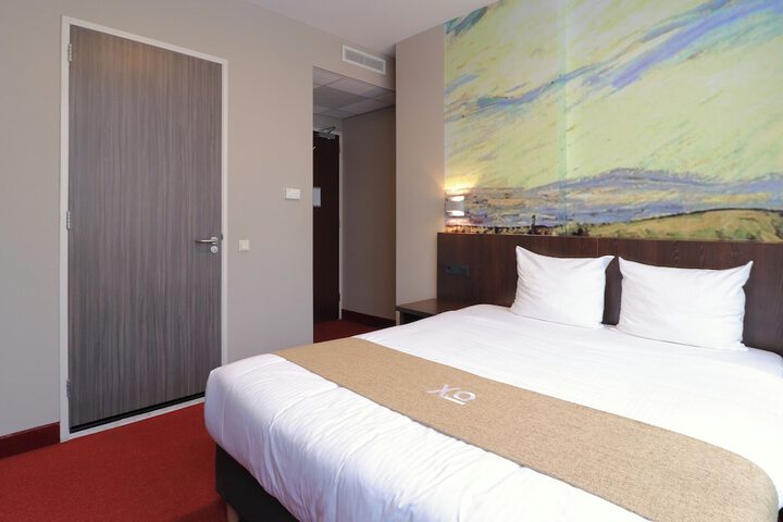 Room 15 of 42