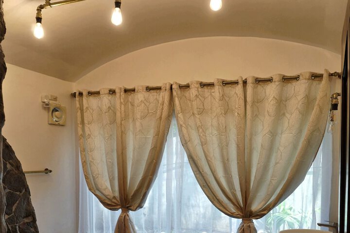 Room 44 of 106