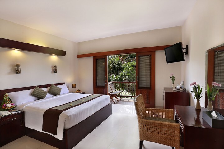Room 14 of 65