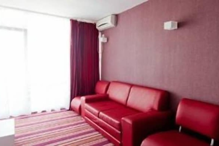Room 10 of 38