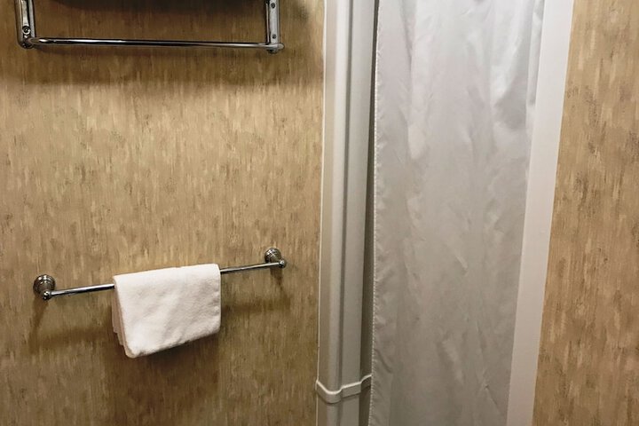 Room 71 of 99