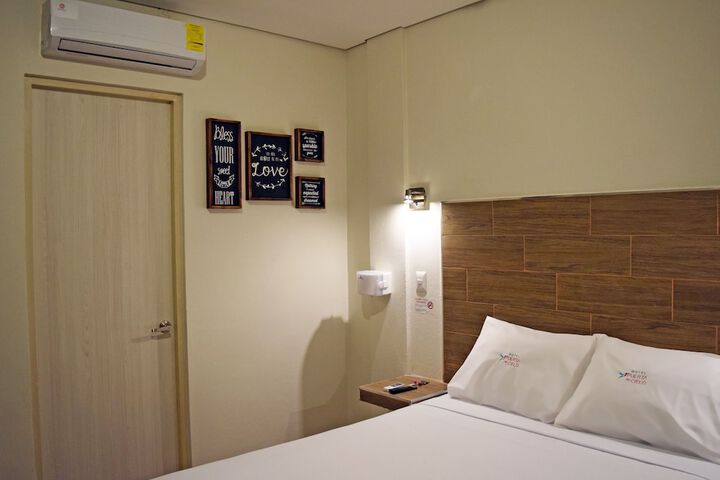 Room 3 of 16