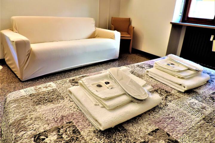 Room 4 of 26