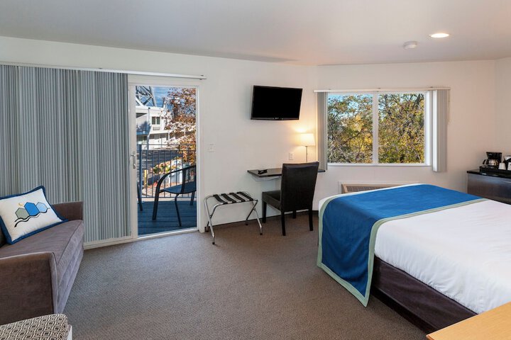 Room 34 of 66