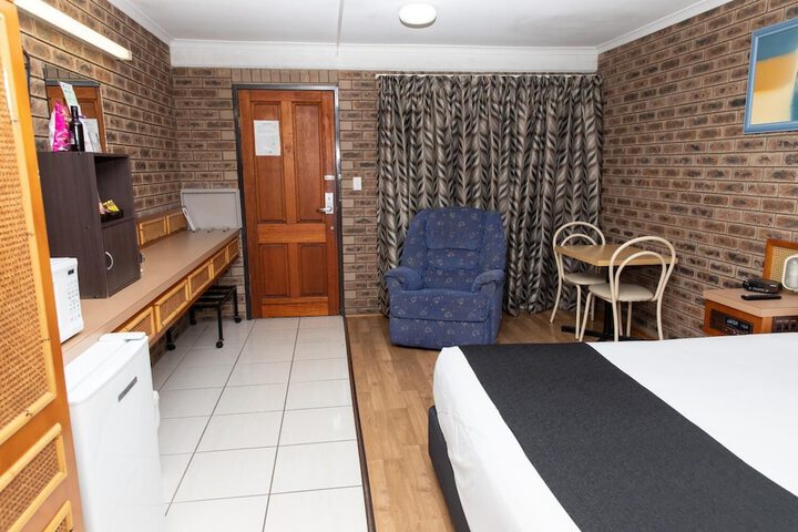 Room 14 of 27