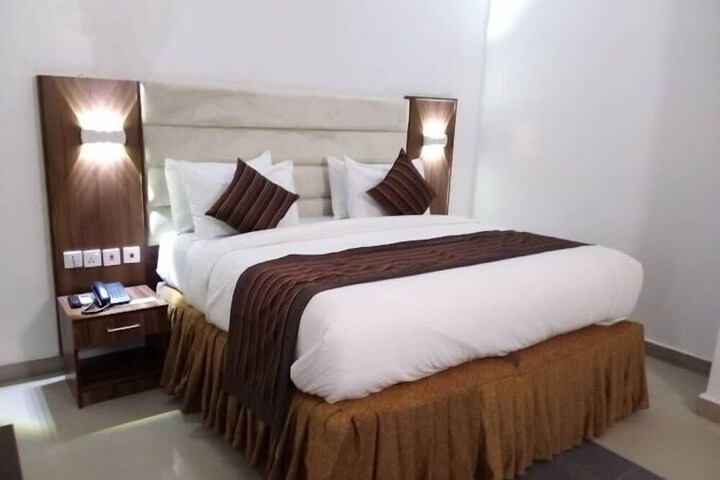 Room 10 of 41